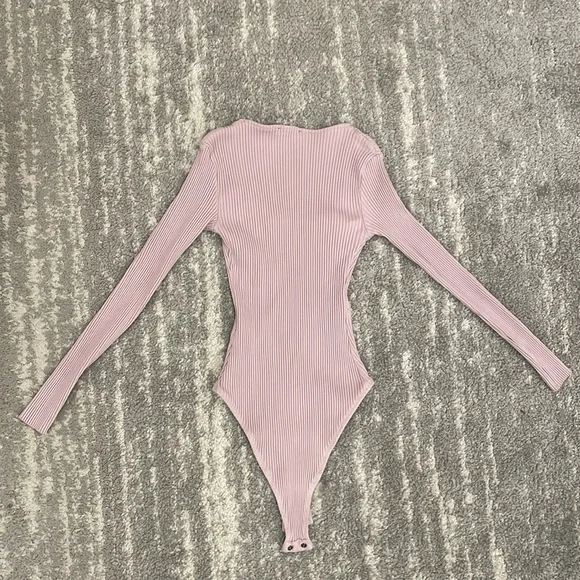 ZARA Tops Long Sleeve Ribbed Lilac Scoop-Neck Bodysuit - Picture 2 of 2
